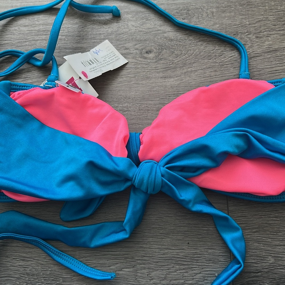 Bikinis - Picture 9 of 9